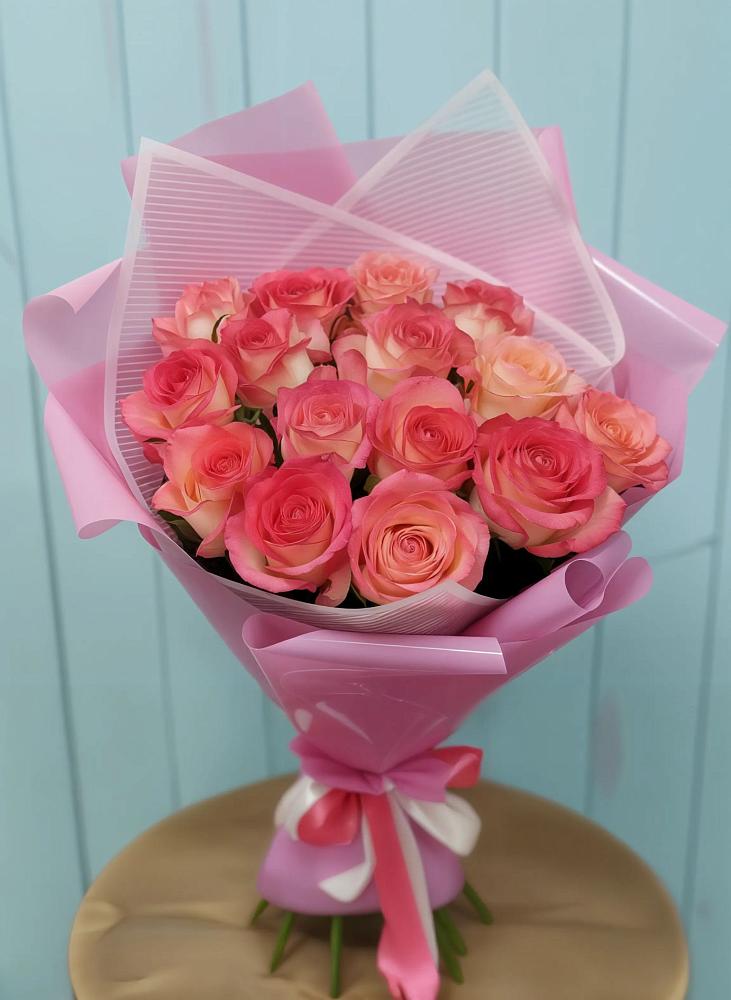 Букет 15 Розовых роз Равель в Беляниново