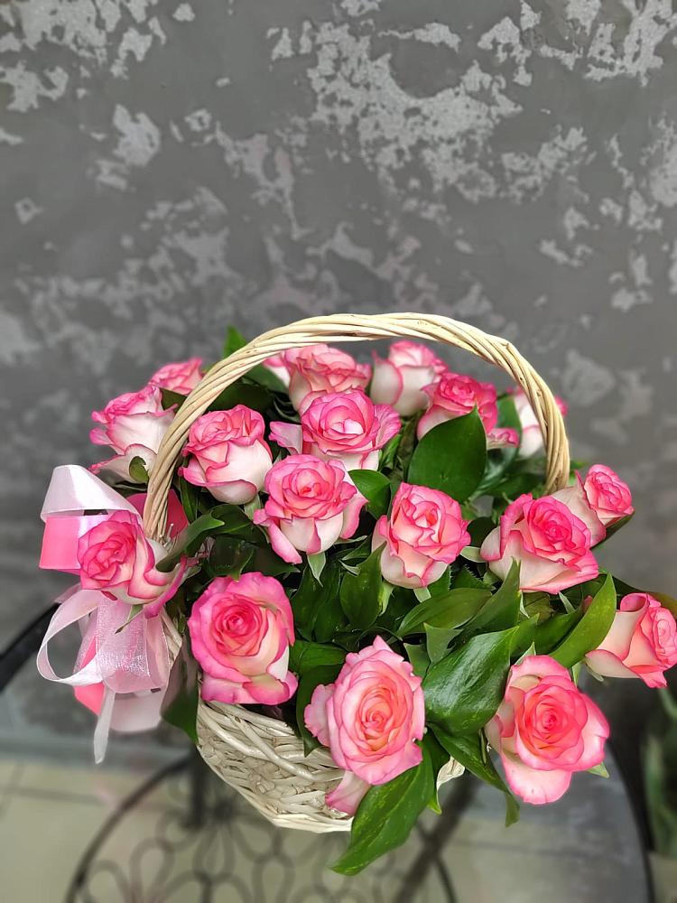 Цветочная композиция из Розы в корзине в Беляниново