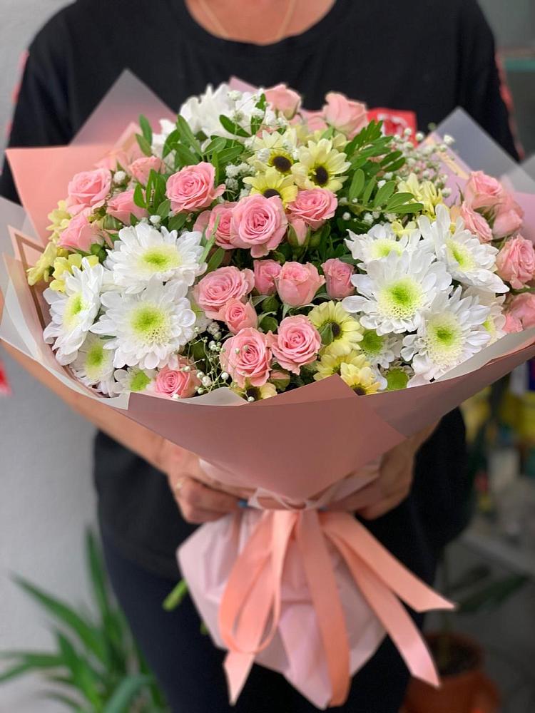 Букет цветов из: Розы и Хризантемы в Беляниново