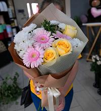 Букет цветов из:  Герберы, Розы и Хризантемы в Беляниново