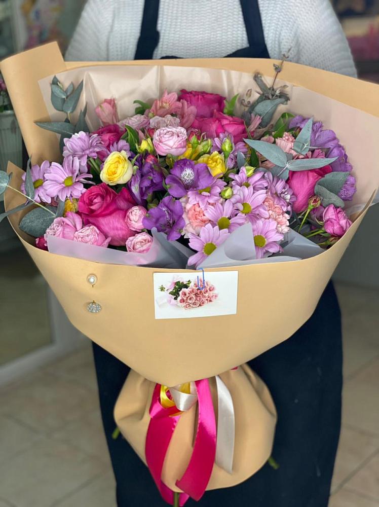 Букет цветов из: Хризантемы, Гвоздики и Альстромерии в Беляниново