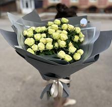 Букет Белые кустовые розы Солинеро в Беляниново