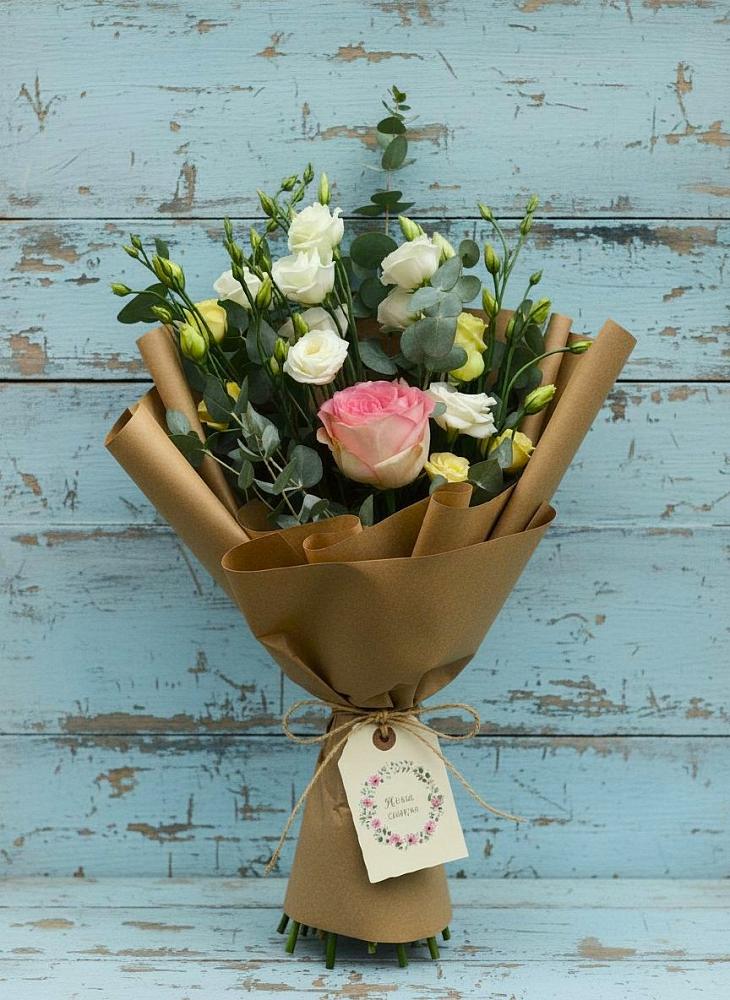 Букет цветов из: Розы и Лизиантусы в Беляниново