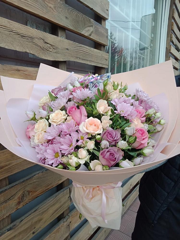 Букет цветов из: Розы и Хризантемы в Беляниново