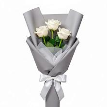 Букет 3 белые розы в Беляниново