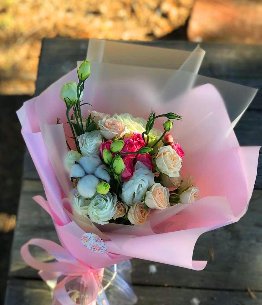 Букет цветов из: Розы и Лизиантусы в Беляниново