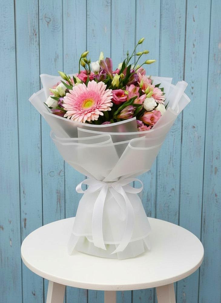 Букет цветов из: Герберы, Альстромерии и Лизиантусы в Беляниново