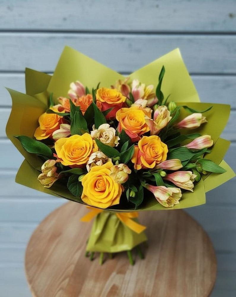 Букет цветов из: Альстромерии и Розы в Беляниново