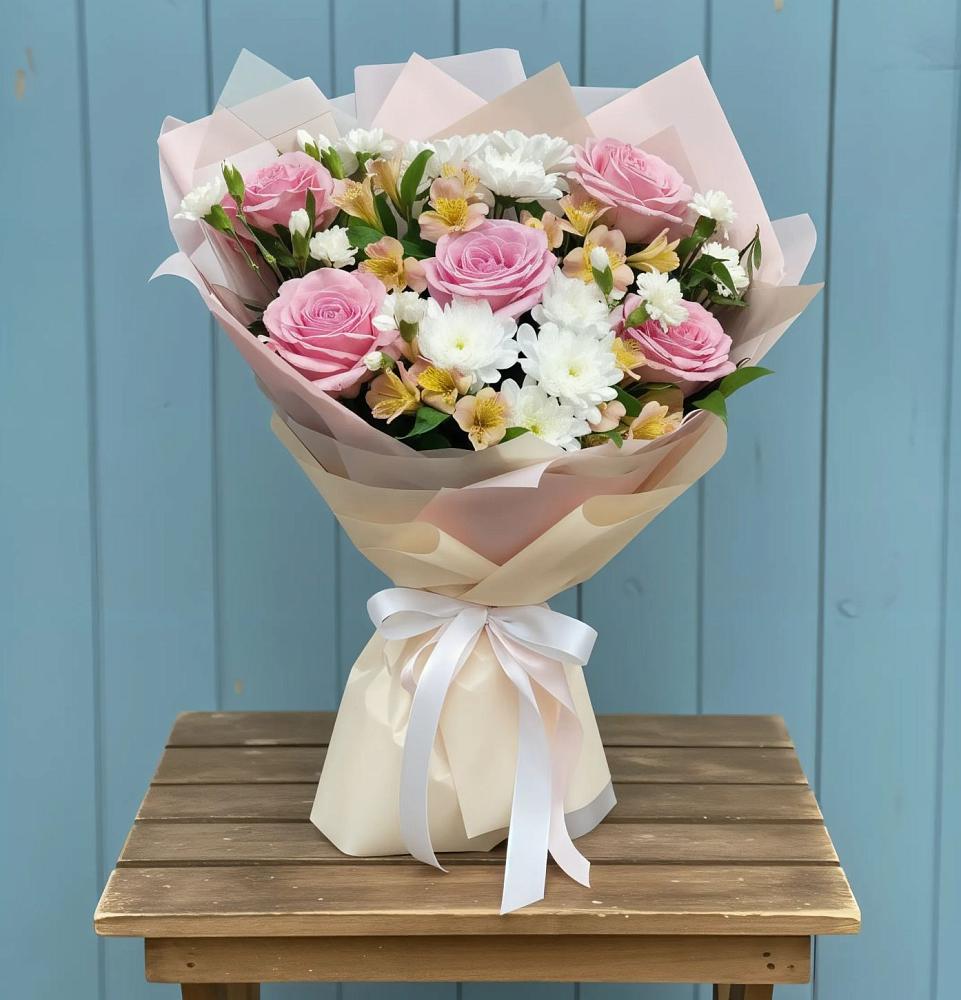 Букет цветов из: Гвоздики, Орхидеи и Розы в Беляниново