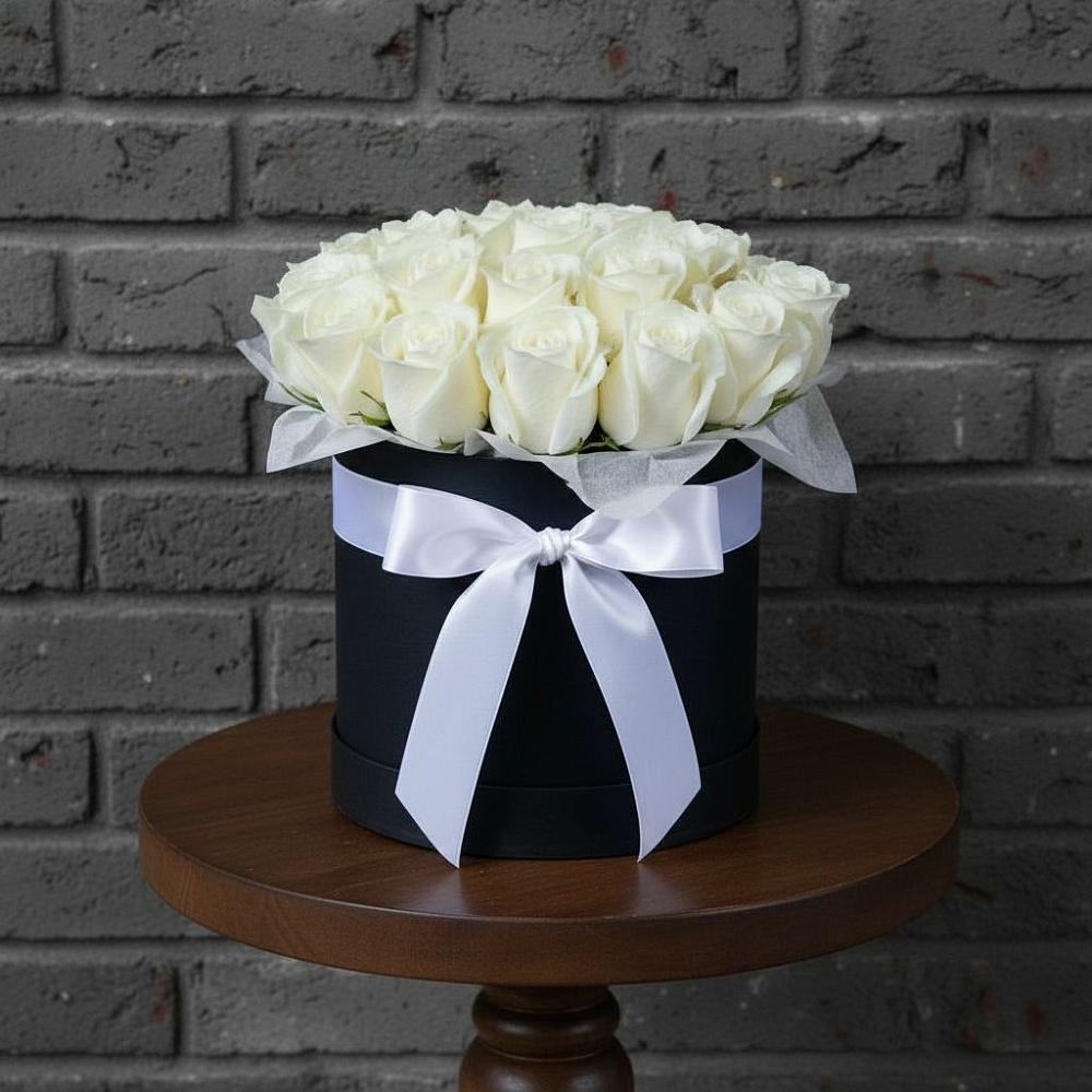 Цветочная композиция из Розы в шляпной коробке в Беляниново