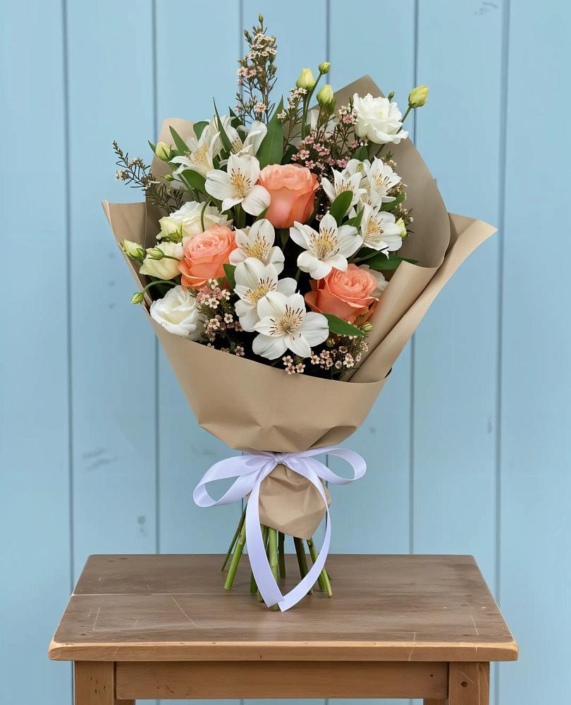 Букет цветов из: Альстромерии, Лизиантусы, Розы и Хризантемы в Беляниново