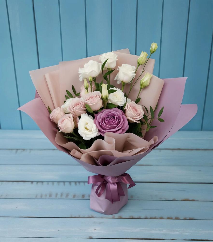 Букет цветов из: Розы и Лизиантусы в Беляниново